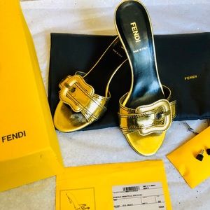 💯Authentic Vintage Fendi kitten heels